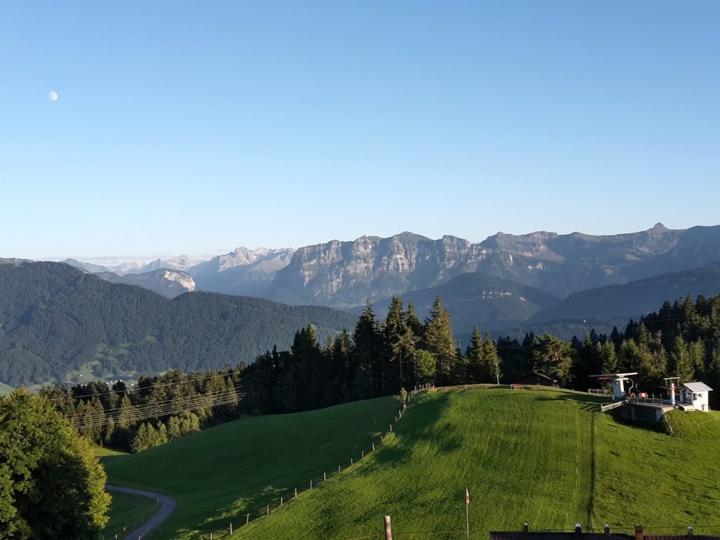 Blick in die Bergwelt vom Brüggelekopf